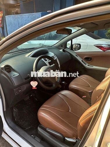 Toyota Yaris Trắng Số tự động 5 chỗ Da
