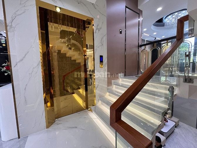 Bán nhà 4,2X16m, 4 tầng, Thang máy, Hẻm 6m Phan Huy Ích