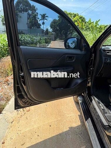 Mitsubishi Triton GLX 2023 15000 km Đen