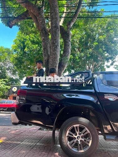Mitsubishi Triton GLX 2023 15000 km Đen