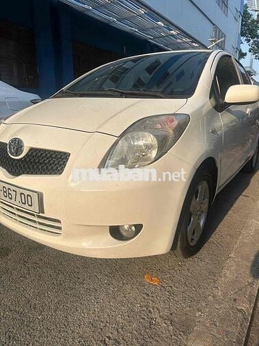 Toyota Yaris Trắng Số tự động 5 chỗ Da