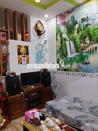 Cần bán nhà mặt hẻm 1 trệt 1lầu Dt sử dụng 64m2 sổ hồng riêng 
