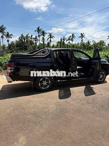Mitsubishi Triton GLX 2023 15000 km Đen