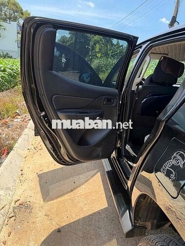 Mitsubishi Triton GLX 2023 15000 km Đen