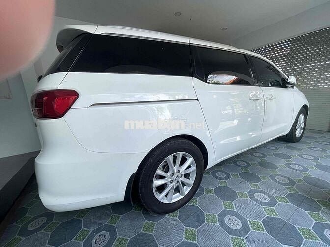 Kia Sedona Luxury 7 chỗ Dầu Số tự động Trắng