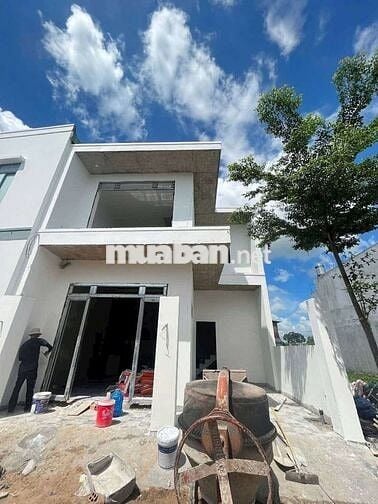 1 căn biệt thự mini em còn nha anh chị. Chỉ cần 650 triệu nhận nhà