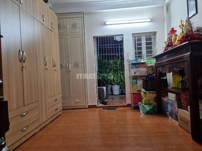 Bán đất ngõ Thanh Am, LB giá 5.8 tỷ, 42m2, lô góc 2 thoáng 