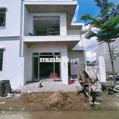 1 căn biệt thự mini em còn nha anh chị. Chỉ cần 650 triệu nhận nhà