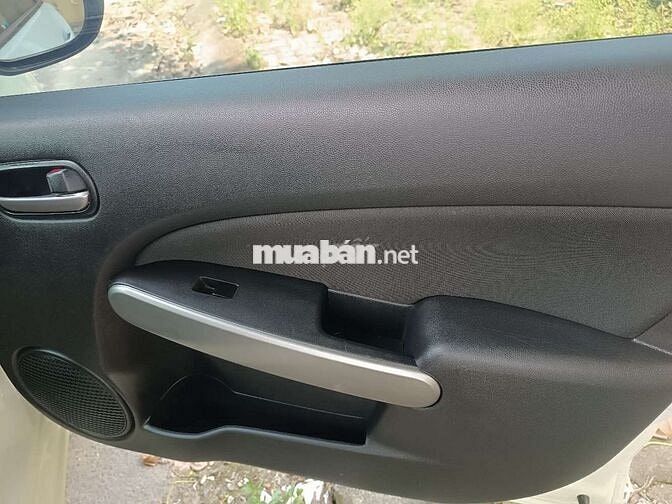 Mazda Mazda 2 Trắng Tự động Xăng