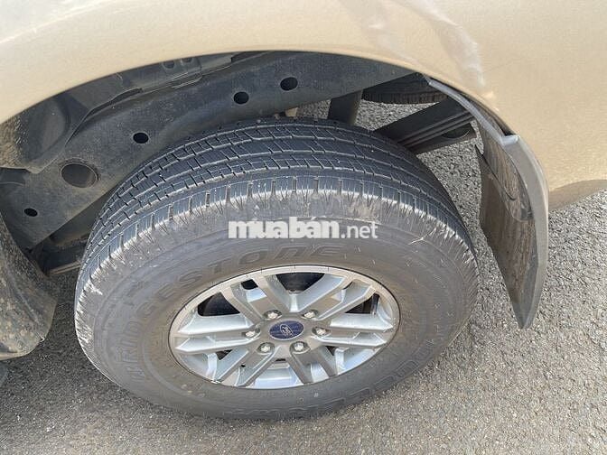 Chính chủ cần bán chiếc bán tải ford 2019 MT