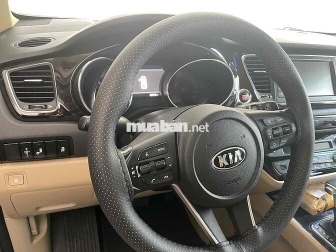 Kia Sedona Luxury 7 chỗ Dầu Số tự động Trắng