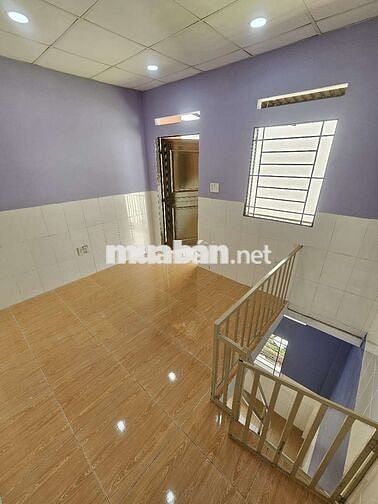 Nhà ở 2 tầng 25m2,có ban công,khóa vân tay,2.500k,ngay chợ Thạnh Xuân