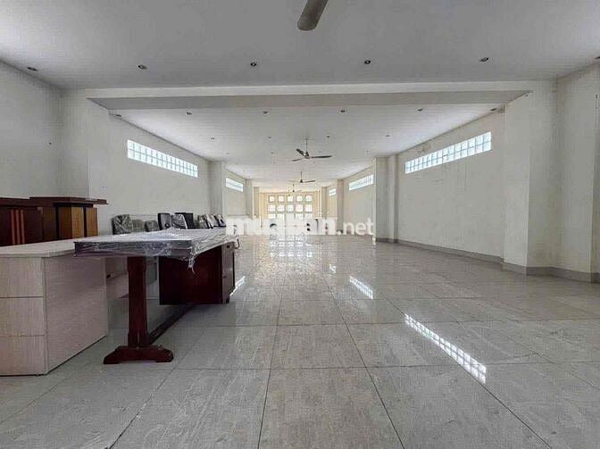 Cho thuê mặt bằng đường CMT8, Thủ Dầu Một  - Diện tích đất : 1000m2,
