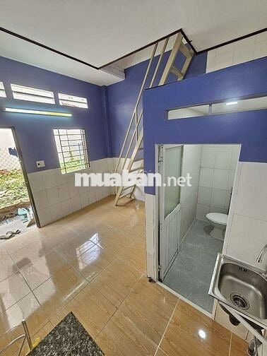 Nhà ở 2 tầng 25m2,có ban công,khóa vân tay,2.500k,ngay chợ Thạnh Xuân