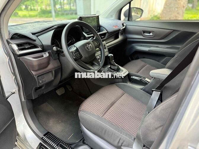 Toyota Avanza Premio 2023 Số tự động 7 chỗ Xám bạc