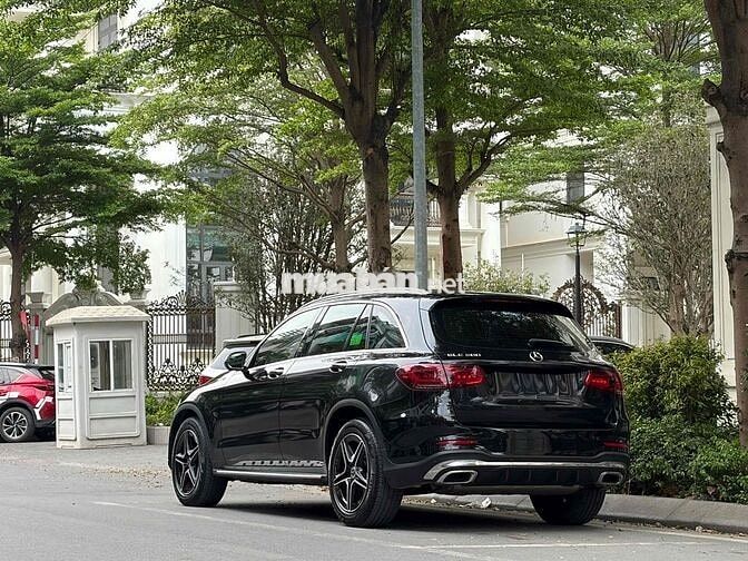 Mercedes-Benz GLC300 2022 Đen 33000 km