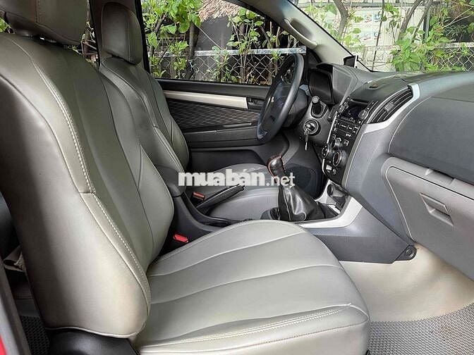 Chevrolet Colorado 2015 số sàn 2 cầu