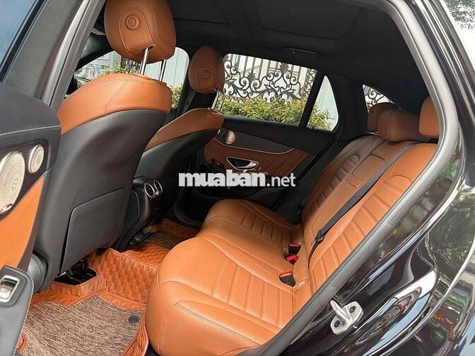 Mercedes-Benz GLC300 2022 Đen 33000 km