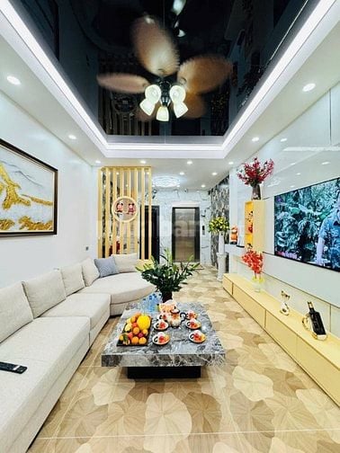 Bán Nhà Thang Máy, Gần Phố, Tân Mai 40m, 5 tầng, mt 3.8m, giá 14.6 tỷ