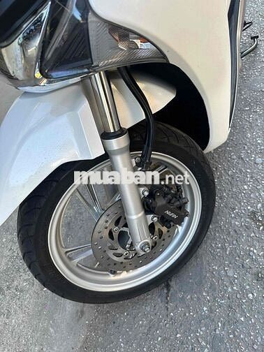 cần bán xe SH 150/2019 chính chủ ký bán xe như moi