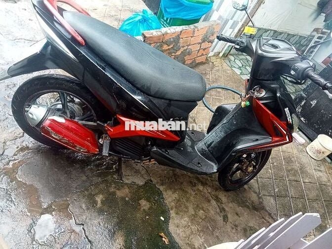Yamaha Luvias Đen đỏ