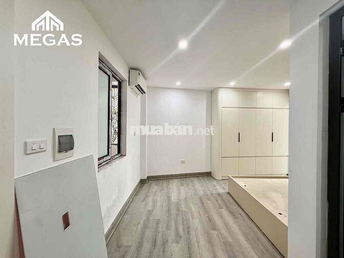 PHÒNG STUDIO  Ở HOÀNG NGÂN, LÊ VĂN LƯƠNG YÊN HOÀ CẦU GIẤY Ạ
