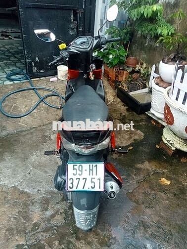 Yamaha Luvias Đen đỏ