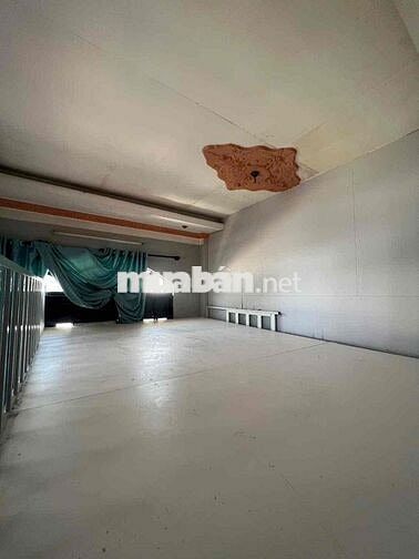 Phòng có gác rộng có 2 ban công tại đường 37  kế Phạm Văn Đồng