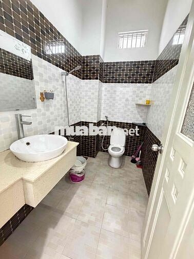 Nhà lầu góc 2 mặt tiền KDC Công Trình 8