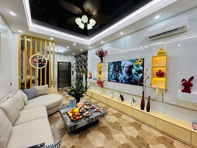 Bán Nhà Thang Máy, Gần Phố, Tân Mai 40m, 5 tầng, mt 3.8m, giá 14.6 tỷ