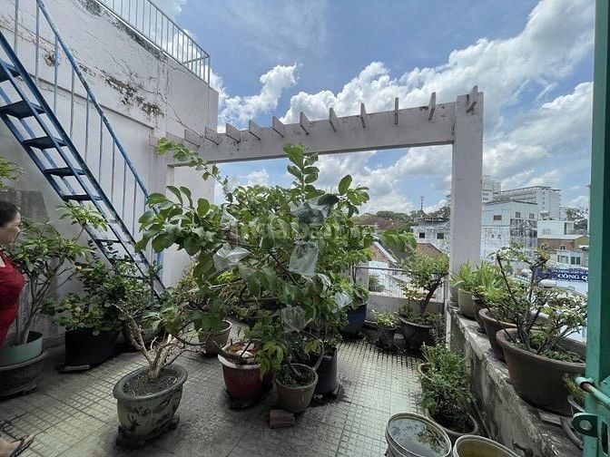 Mặt tiền Thuận Kiều ngay Chợ Rẫy, Làng Nhà Thuốc, DT 63m2 ngang 4,5m, 