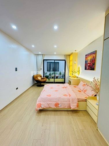 Bán Nhà Thang Máy, Gần Phố, Tân Mai 40m, 5 tầng, mt 3.8m, giá 14.6 tỷ