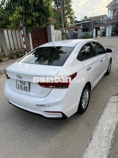 Hyundai Accent 2018 Số tự động 80000 km Trắng