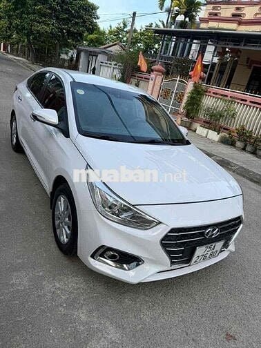 Hyundai Accent 2018 Số tự động 80000 km Trắng