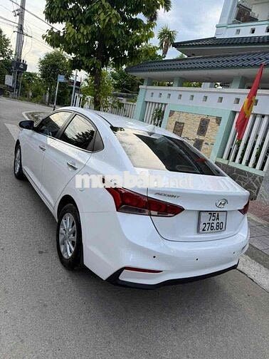 Hyundai Accent 2018 Số tự động 80000 km Trắng
