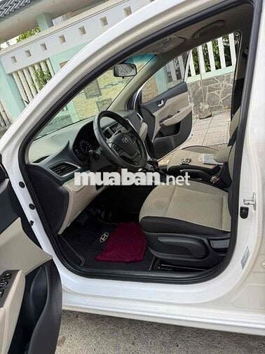 Hyundai Accent 2018 Số tự động 80000 km Trắng