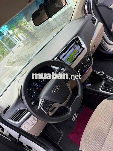 Hyundai Accent 2018 Số tự động 80000 km Trắng
