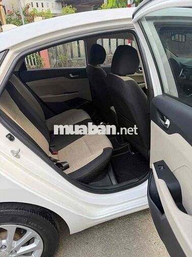 Hyundai Accent 2018 Số tự động 80000 km Trắng