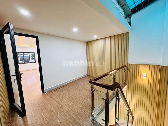 BÁN NHÀ MẶT TIỀN TRẦN PHÚ QUẬN 5, DT 44M2 NGANG 4M LỀ 3M. 