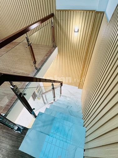 BÁN NHÀ MẶT TIỀN TRẦN PHÚ QUẬN 5, DT 44M2 NGANG 4M LỀ 3M. 