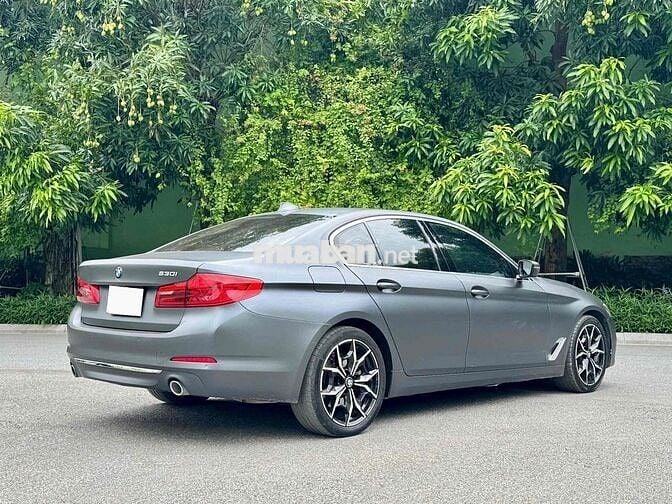 BMW 530i Xám 53000 km Loa Harman