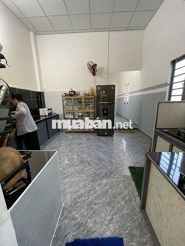 Mặt Tiền Kinh Doanh Cách Chợ 200m đối Diện Chợ  là Trường Cấp 3