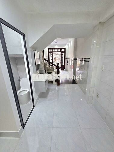 Cần tiền chữa bệnh.  bán gấp căn nhà ở Phú Nhuận , Sổ hồng riêng
