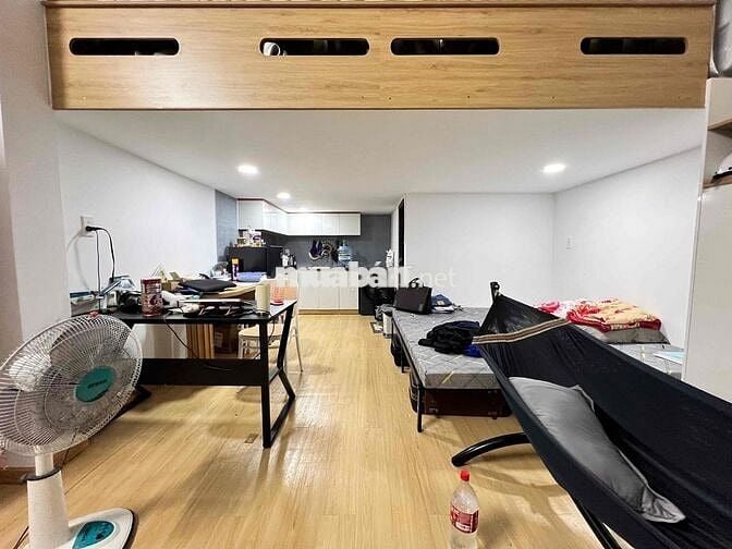 Mặt bằng kinh doanh có gác cao 2m – Full nội thất – Gần sân bay T3