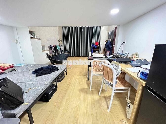 Mặt bằng kinh doanh có gác cao 2m – Full nội thất – Gần sân bay T3