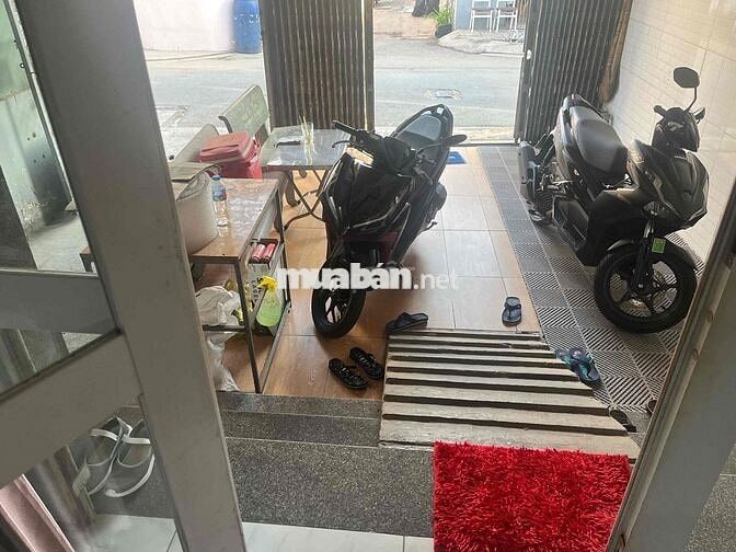 Cặp nhà ở và 10 phòng cho thuê Hồ Văn Long TL10