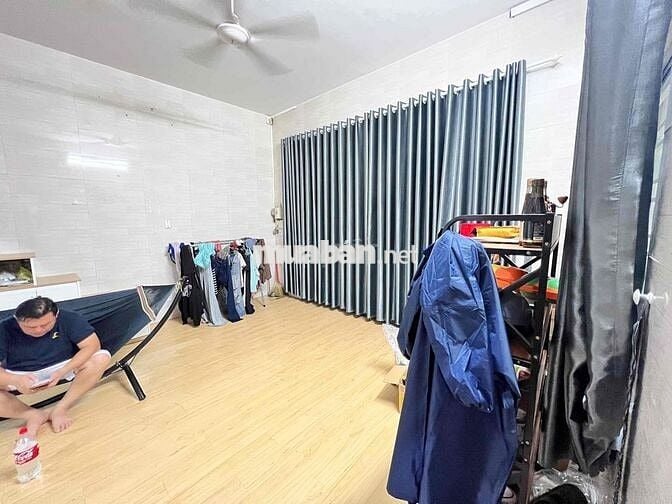Mặt bằng kinh doanh có gác cao 2m – Full nội thất – Gần sân bay T3