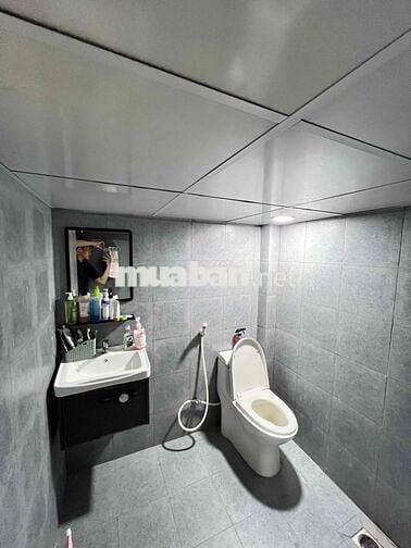 Mặt bằng kinh doanh có gác cao 2m – Full nội thất – Gần sân bay T3