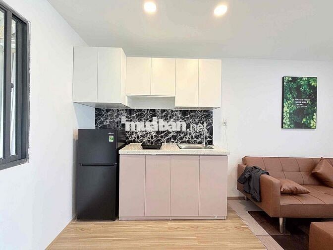 Cho thuê căn hộ 2pn1wc rộng thang máy full nt gần Lê Đại Hành Quận 11