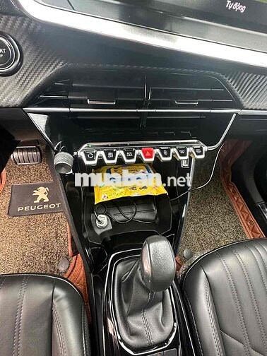 Peugeot 2008 2024 Tự động Xăng màu Đỏ